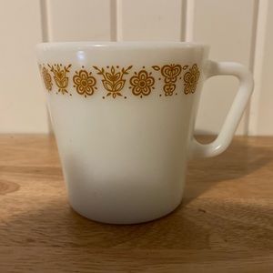 Pyrex, butterfly, 1410, Milk Glass Coffee Mug, set of 4